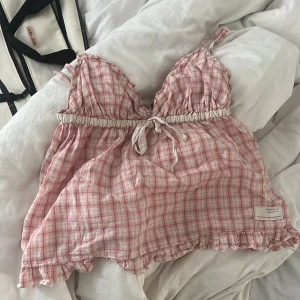 Linne Odd Molly - Linne från odd Molly som knappt är använt. Linnet är i storlek 0 (XS). 