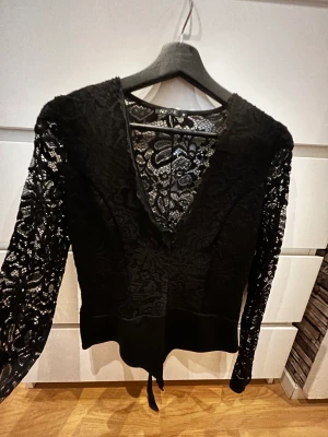 Diverse tröjor - Träningströja från Better bodies, storlek M pris 50kr Storlek M på resterande tröjor, pris 20 kr