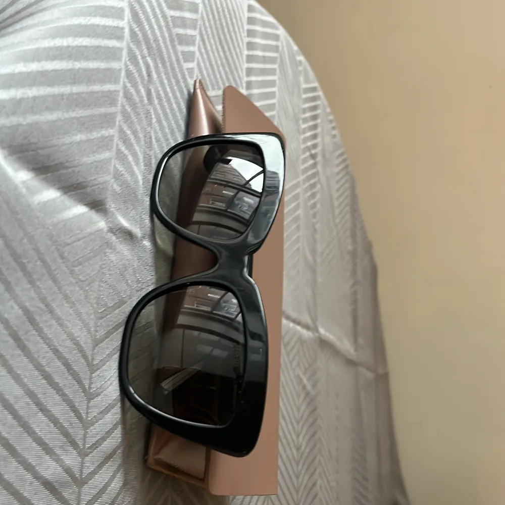 Efva Attling x smarteyes solglasögon i modellen Cat 2 Nypris 1500kr. Accessoarer.