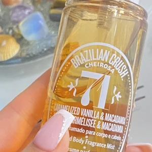 Sol de Janeiro  - Hej! Säljer sol de Janeiro 71💕 den luktar såå gott och mysigt med noter av vanilj caramel och macadamia💕 har använt lite utav den men den är nästan full!💕köpte på kicks för 249💗