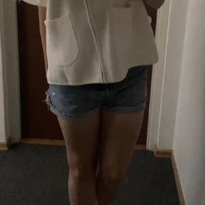 Shorts  - Dessa snygga short från zara. Nästan helt oanvända 230kr + frakt 🫶