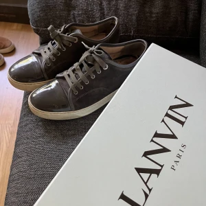 Lanvin  - Storlek 9, passar 43/44. Originalbox medföljer! Fler frågor, kom pm🙌🏼🙌🏼