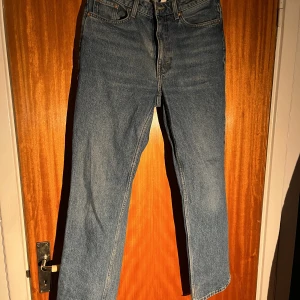 Weekday jeans voyage (men) - Säljer mina weekday jeans då de ej passar mig längre. Inte användt dom så mycket, mycket fint skick. Det är storlek 28/30 på dom.  Skick 8/10