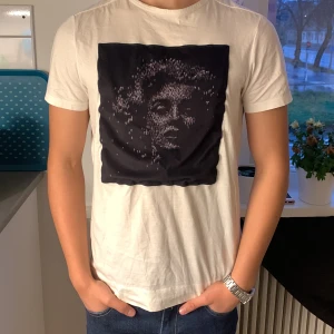 Limitato  - Säljer en as läcker Limitato T-shirt. I storlek Xs  box medföljer inte . Hör av er för funderingar mvh Alex 