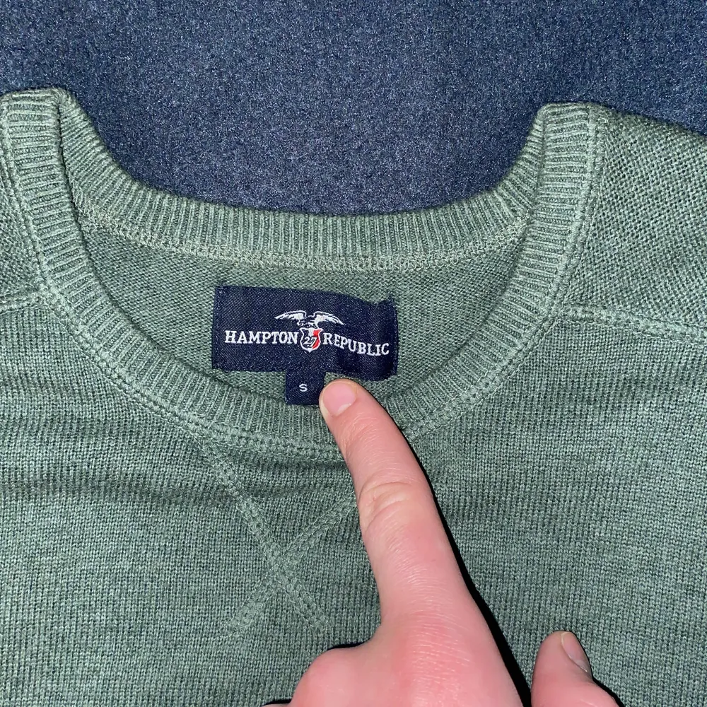 En grön Hampton republic sweatshirt i bra skick. Den är lite för liten på mig o inte använt många gånger. Skick 9/10. Nypris 500 säljer för 300. Tröjor & Koftor.