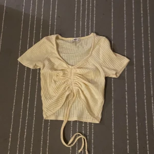 gullig tröja - gul - vit - beige gullig topp 