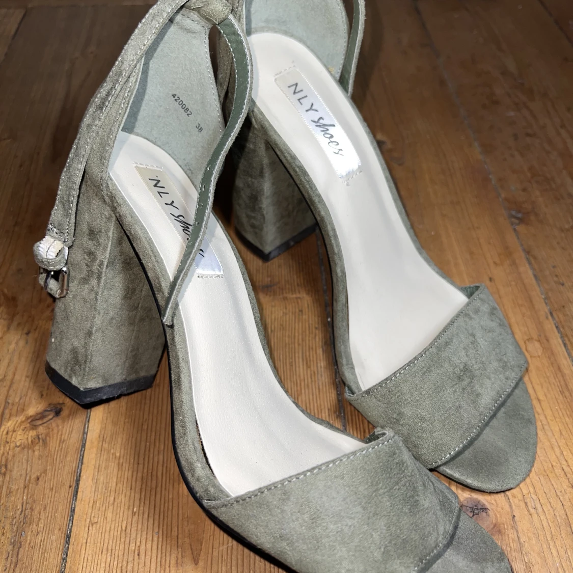 Gröna klackskor strl 38