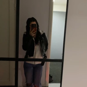 Högmidjadejeans - Säljer mina jeans pga de är för små storlek xxs frpn lager157