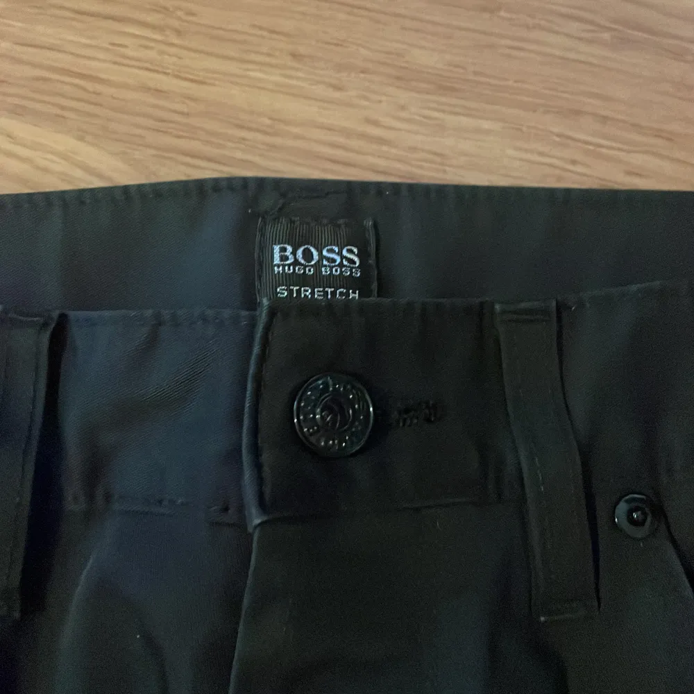 ett par hugo boss jeans stretch som inte används. mycket bra skick. Jeans & Byxor.