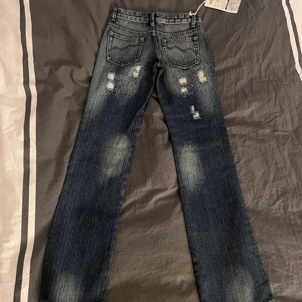 Low waist jeans i storlek xs/34, nya med prislapp. Jeans & Byxor.
