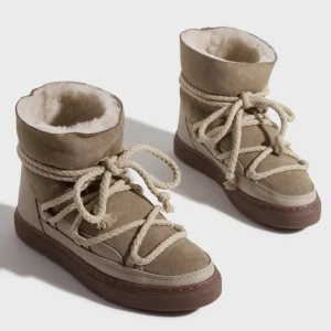 Inuikii  - Superfina inuikii, köpa förra året och använd väldigt få gånger🥰 Som nya! Köpta på Nelly för 3099kr 