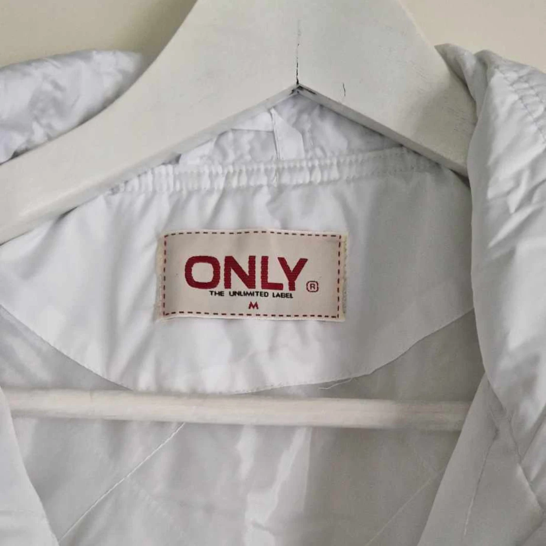 Super Snygg Väst från ONLY - 90