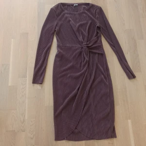 Klänningar - Jag säljer dessa klänningar för 100 kr var 