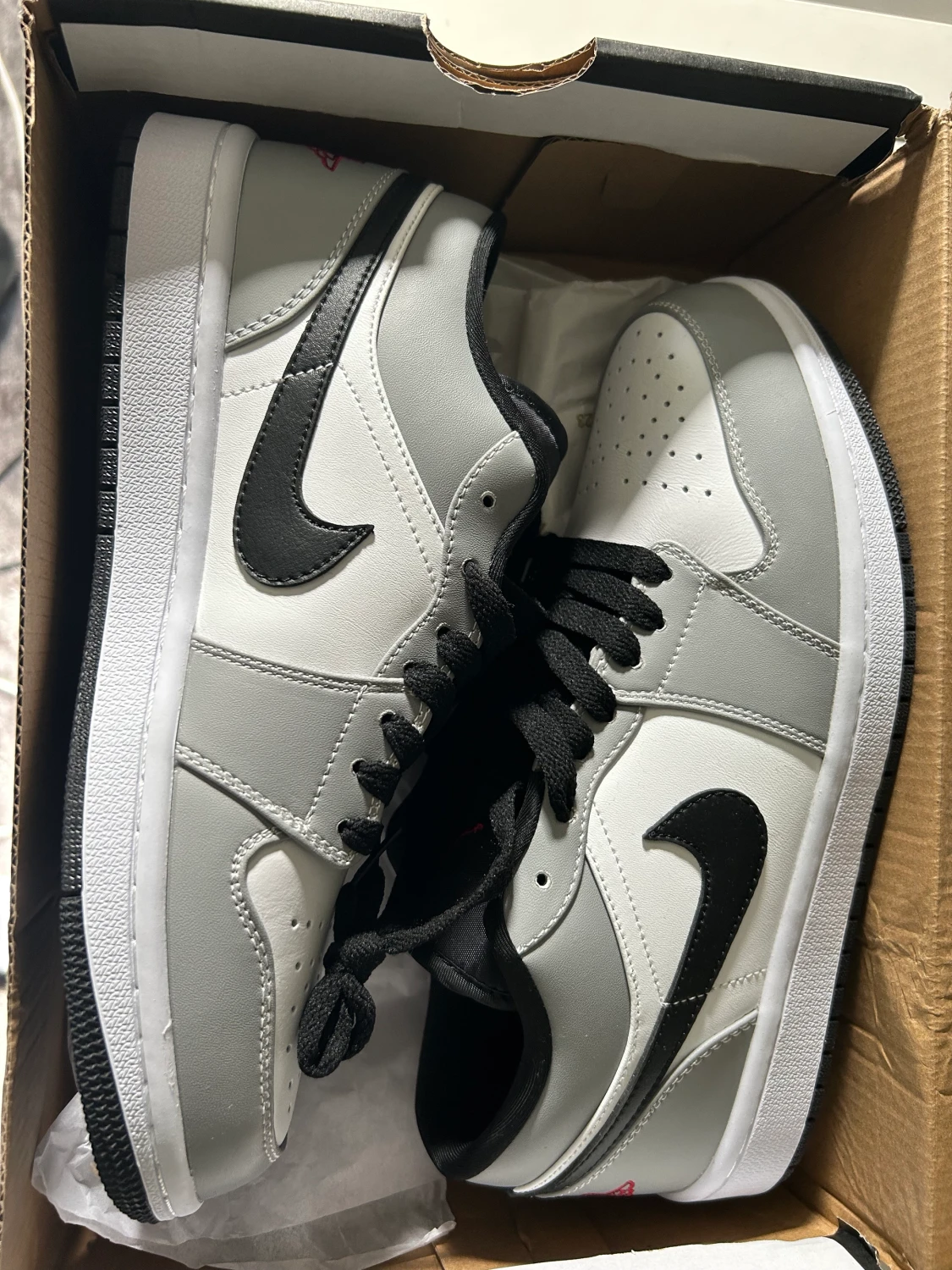 Jordan 1 light smoke grey  - 90