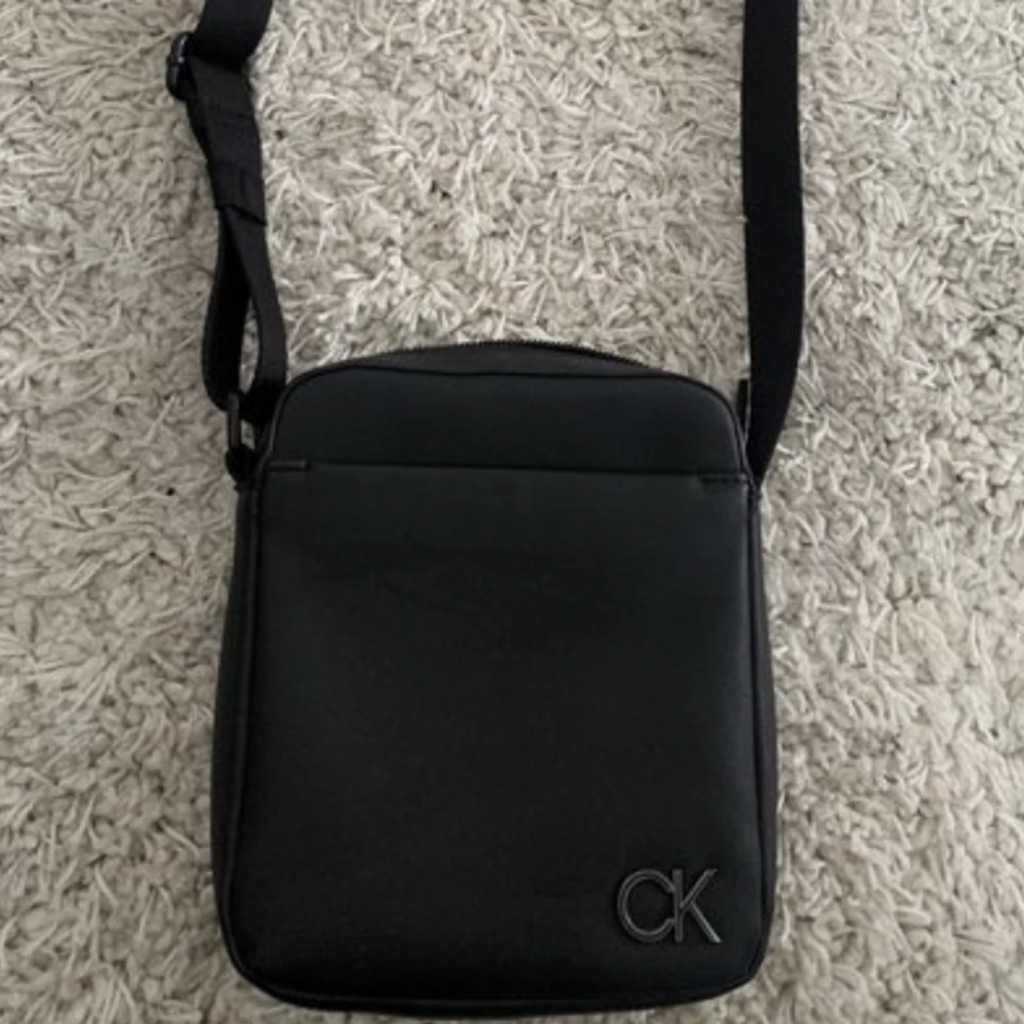 Calvin Klein väska  - 91