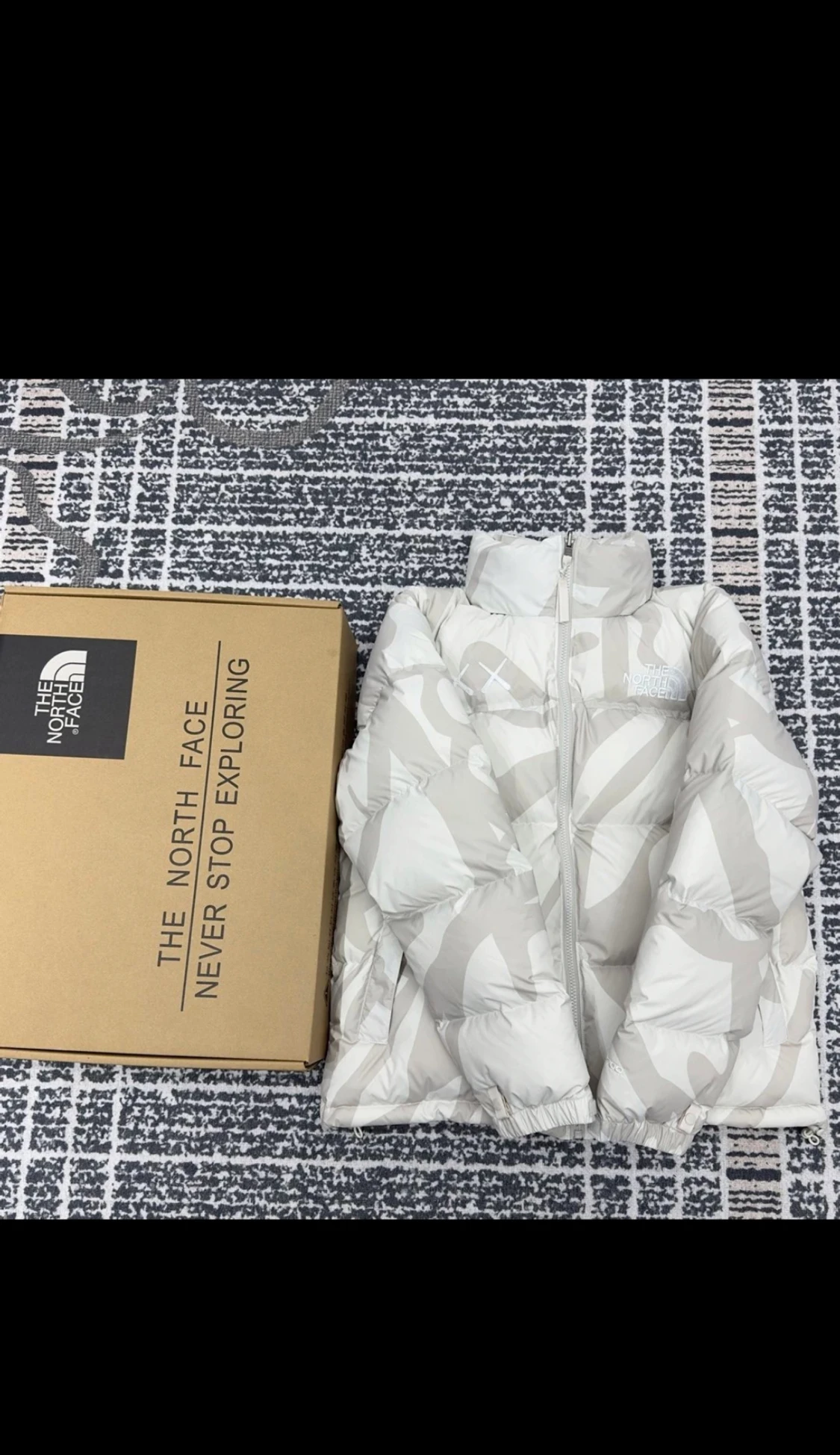 NORTH FACE x KAWS (helt ny) - 90