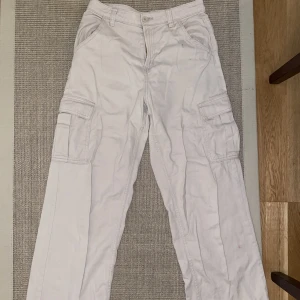 Baggy cargo jeans  - Använd fåtal gånger. 