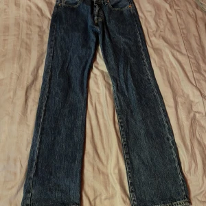 Levis 501 - Säljer pågrund av att jag inte diggar passformen. Aldrig använda.