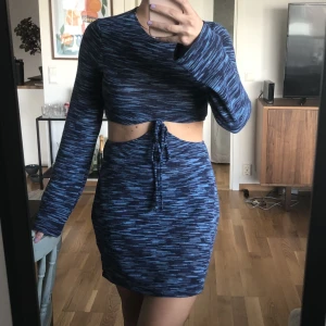 Stickad klänning - Stickad klänning från H&M, aldrig använd 💙