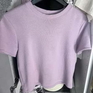 stickad t-shirt - jätte najs!