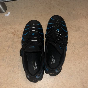 Nike tn - Hej! Säljer Nike tns dem passar inte mig längre eller är för stor för mig och dem är äkta säljer billig för vill bli av med den. Den är inte sönder eller ingen spricka på den, den är som ny. 