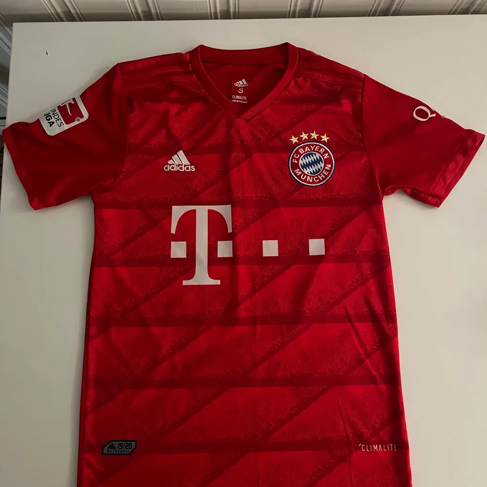 Bayern München Home  Coutinho  Storlek S. T-shirts.