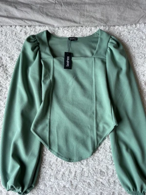 Blus  - Säljer min blus då den inte kommer till användning längre 🩵💙🩷