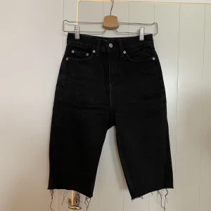 Jeansshorts - Jeansshorts från weekday i modellen ”East”🧡