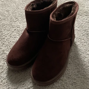 uggs - helt nya fake uggs. aldrig använda bara testade