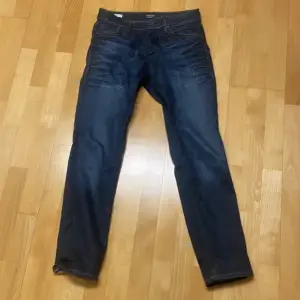 Splitter nya Jack & Jones jeans som är använda ca 5 gånger. Skick 10/10