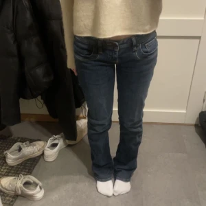 Ltb jeans - Säljer mina sjukt snygga LTB valerie jeans stl 26 /32  säljer för har ett par liknande  skriv gärna vid intresse💕