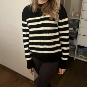 Stickad tröja från Hm - Säljer min stickade tröja från Hm i storlek XS