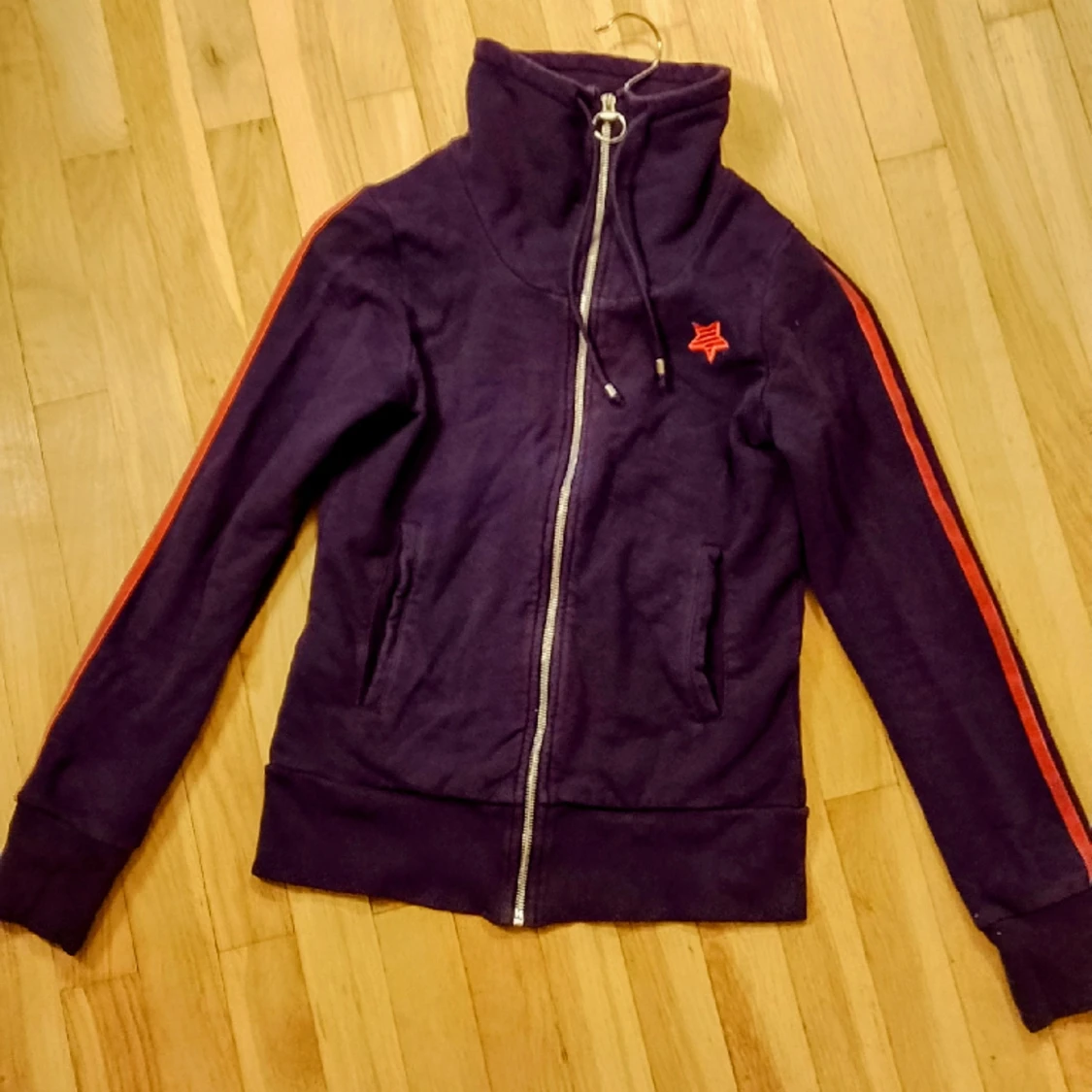 Fin tröja med blixtlås Just nu fri frakt!  - 90