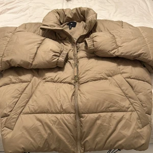 H&m york jacket - The jacket is brand new. The size is L (large).