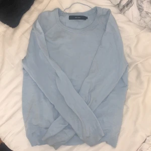 Ljusblå stickad tröja - Super fin stickad tröja från vero moda i storlek s💙💙💙