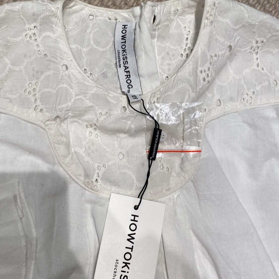 Vit Howtokissafrog blus (Flicka) - 90