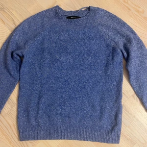 Stickad tröja  - Superfin stickad tröja. Så mysig och perfekt till vintern❤️