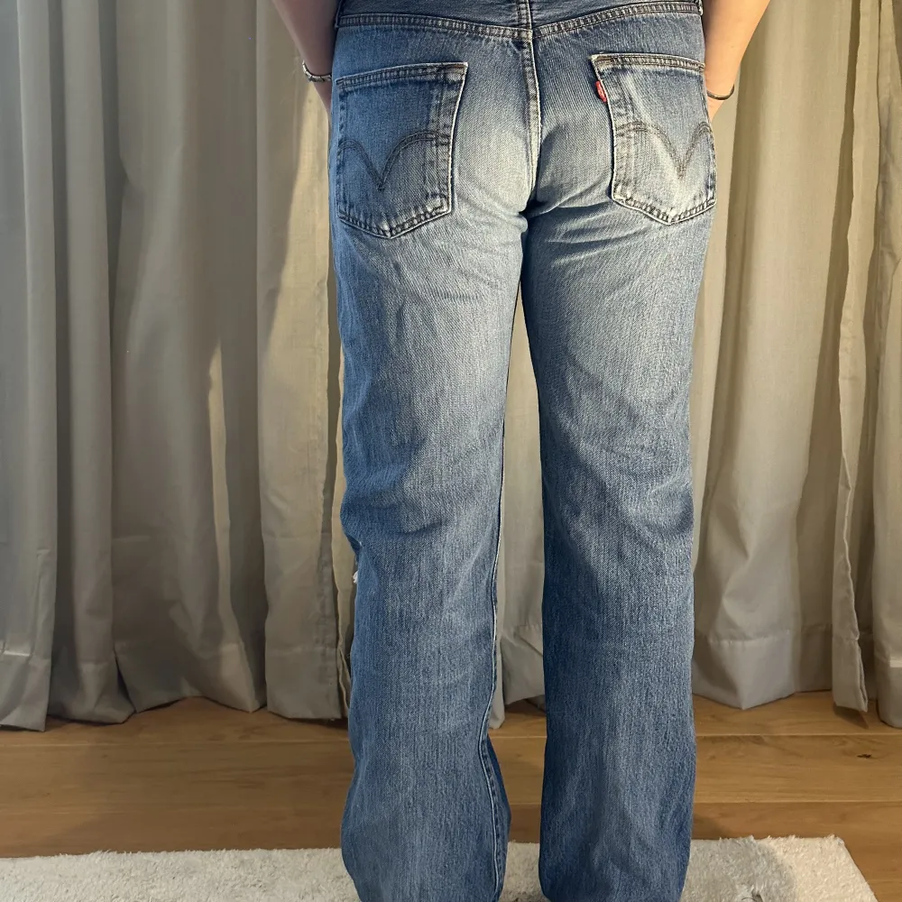 Najs vintage jeans, passar S 👍🏼 Midjemått 41 innerbenslängd 75cm. Jeans & Byxor.