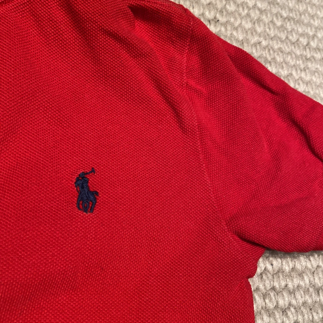 Röd piké tröja (pojke) - 91