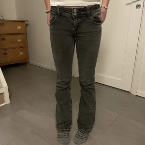 Gina jeans - Jeans från Gina Tricot i nyskick