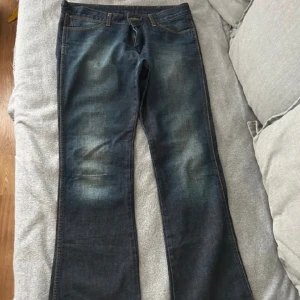 Wrangler jeans  - Snygga vintage wrangler jeans som inte längre används, midja 40cm tvärsöver💗