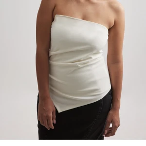 Topp - Aldrig använd!🤍  Ordinariepris: 299kr