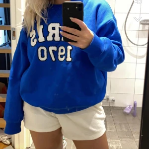 Sweatshirt  - Snygg sweatshirt! Knappt använd! 