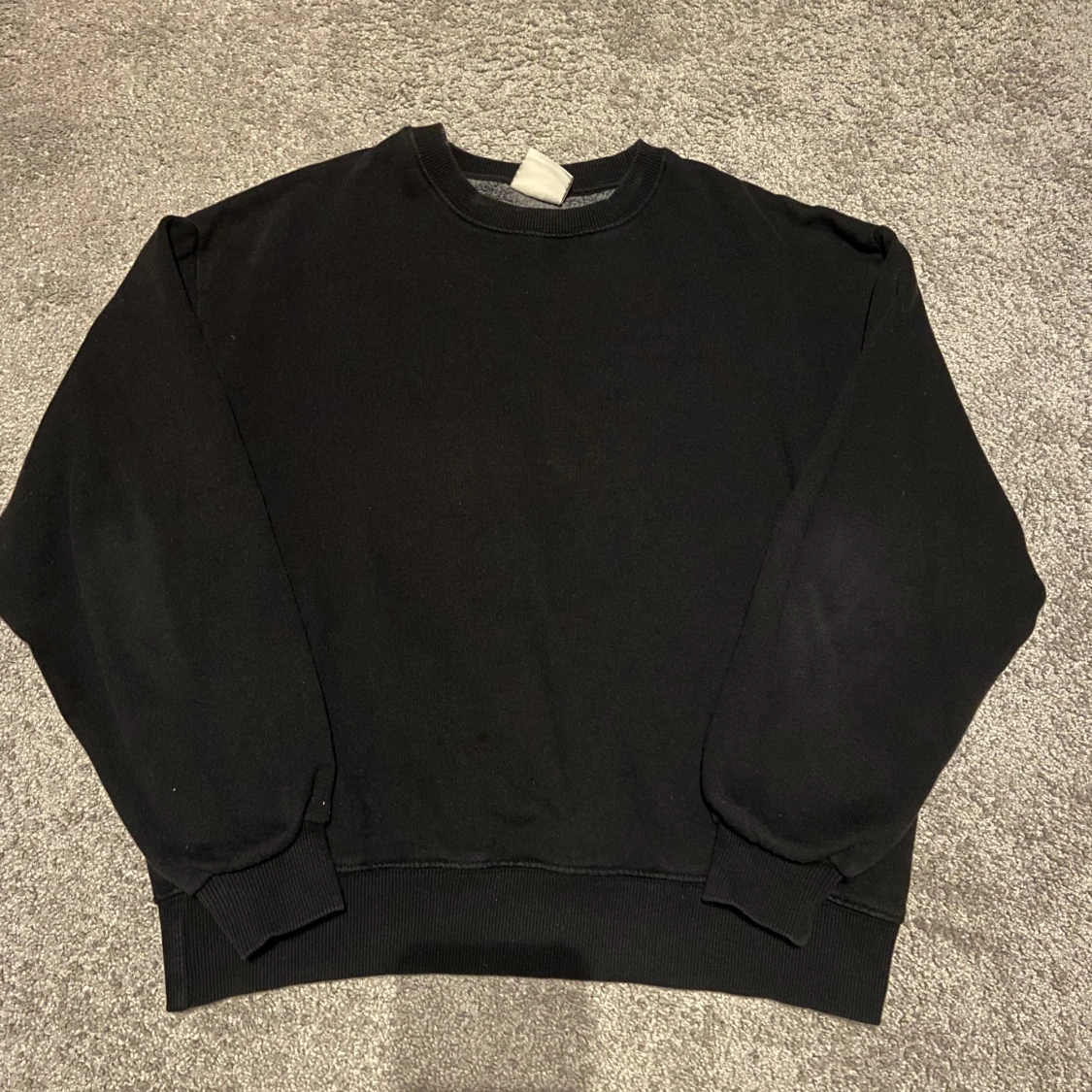 Svart sweatshirt