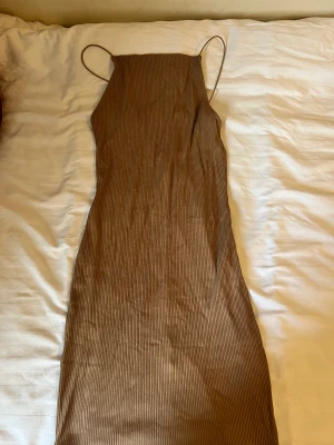 3 klänningar - 250kr för tre jätte fina klänningar 