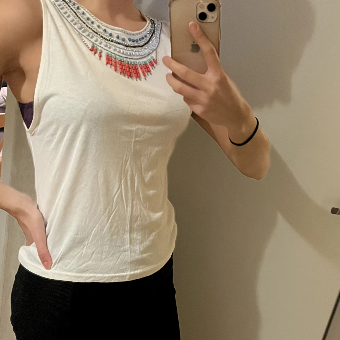 Vitt linne med pärlor  - 91