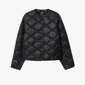 Mango jacka  - Säljer min mango jacka, köpt här på plick och är i nyskick eftersom jag bara använt en gång! Kom privat för fler bilder med jackan på💓💓