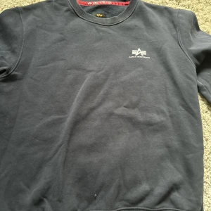 Alpha industries sweatshirt  - Oanvänd  Mörkblå 