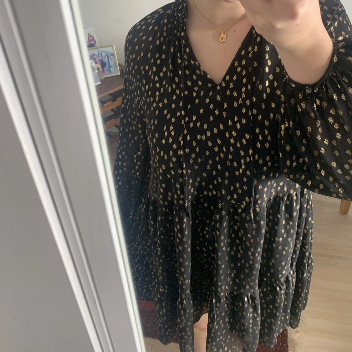 Guld klänning  - 90