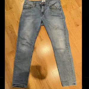 Regular Jeans från lager 157 använda enstaka gånger Storlek xl men små i storleken så passar nog dem med m-l (31-33 i midjan) Cond 9/10